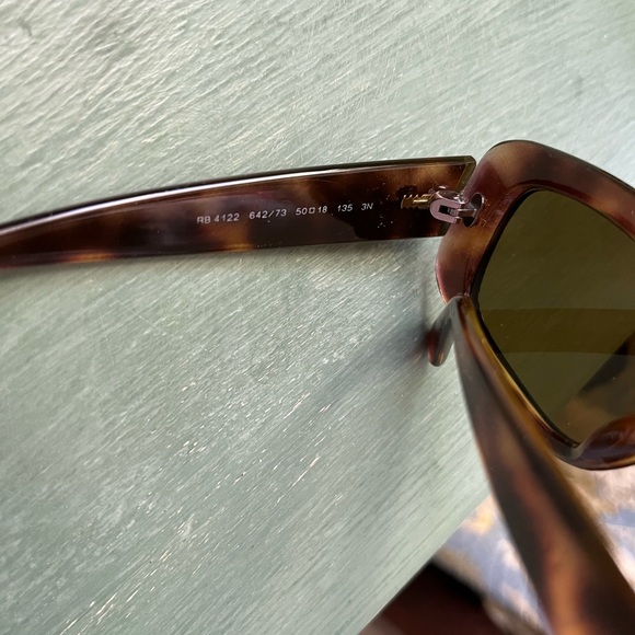 Ray-Ban Women’s 4122 Sunglasses - Picture 4 of 7